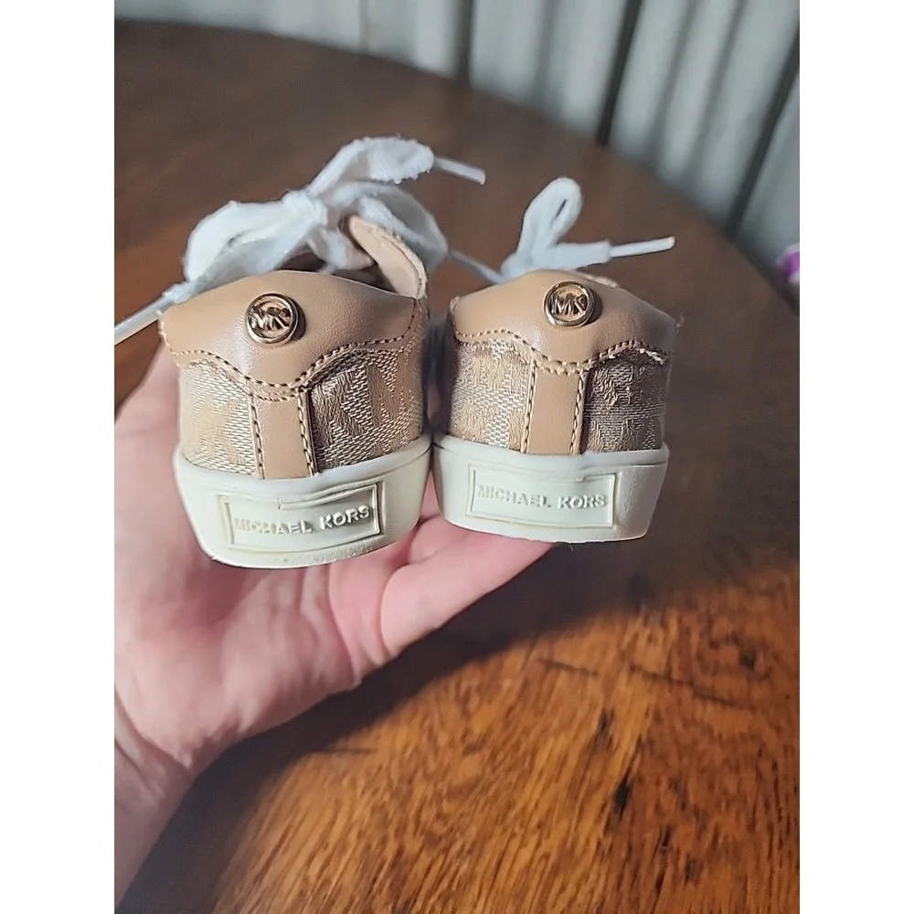 Oak 2T Tan Michael Kors Toddler/Children Shoes  Size 8 toddler